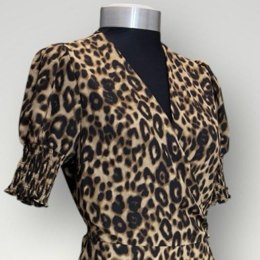 Blue Rain Leopard Print‎ Wrap Mini Dress Smocked Sleeve Ruffle Hem sz Medium - Picture 5 of 7